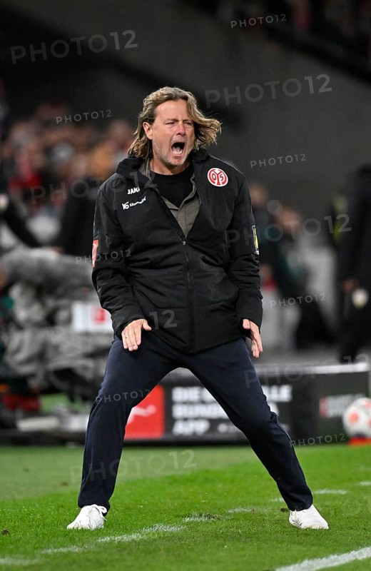 Coach coach Bo Henriksen 1st FSV Mainz 05 on the sidelines Gestik Gesture MHPArena, MHP Arena Stuttgart, Baden-Württemberg, Germany