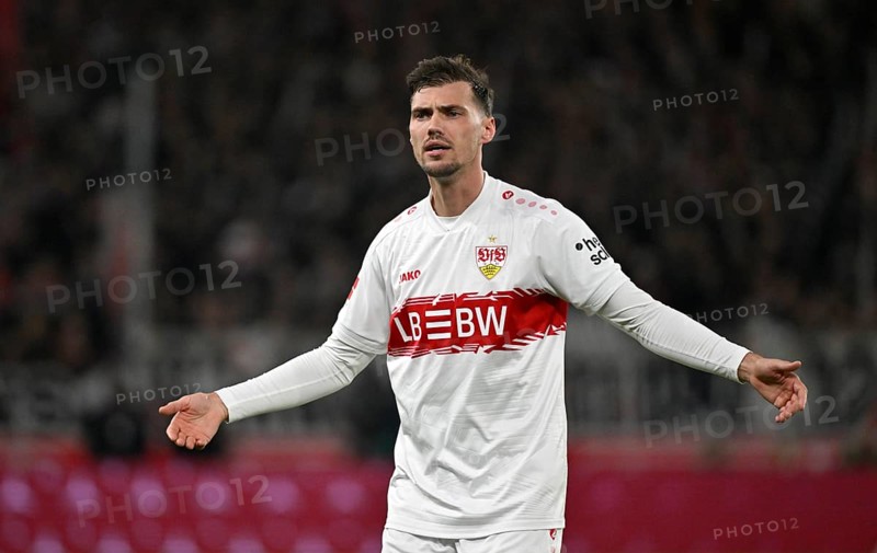 Pascal Stenzel VfB Stuttgart (15) gesture gesture MHPArena, MHP Arena Stuttgart, Baden-Württemberg, Germany