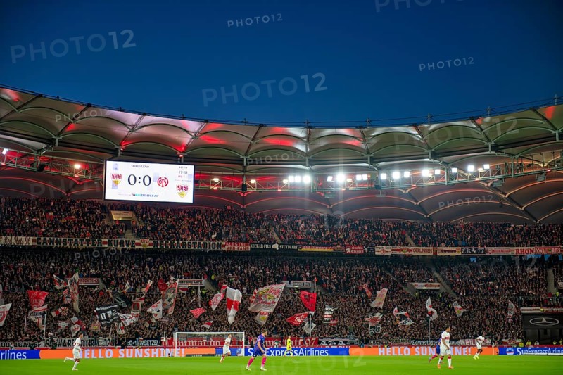 Overview, total, Cannstatt curve, fan block, fans, fan curve, flags, atmosphere, atmospheric VfB Stuttgart, evening game, blue hour, floodlights, score board MHPArena, MHP Arena Stuttgart, Baden-Württemberg, Germany