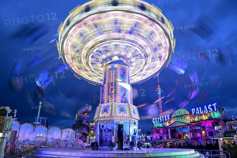 Chain carousel, blue hour, blue hour, Oktoberfest, Munich, Bavaria, Germany
