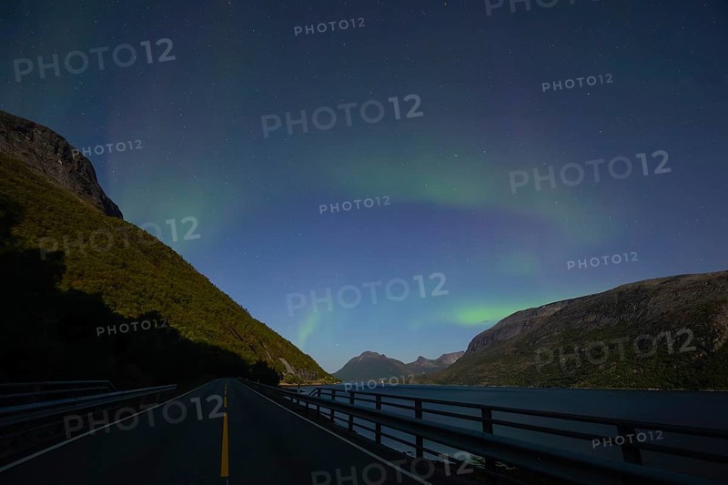 Tysfjord in Nordl nd under auroras and full moon