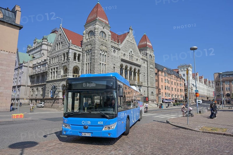 Bus, Rautatientori station square, the Finnish National Theatre in the back, Suomen Kansallisteatteri, Old Town, Helsinki, Finland