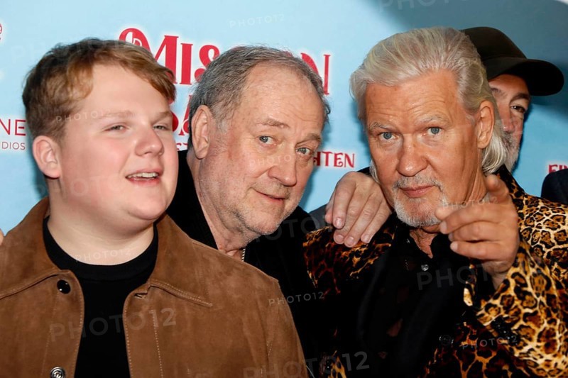 Julius Weckauf, Harold Faltermeyer and Johnny Logan at a special screening of MISSION SANTA - AN ELF SAVES CHRISTMAS at the Kulturbrauerei in Berlin on 25.10.2025