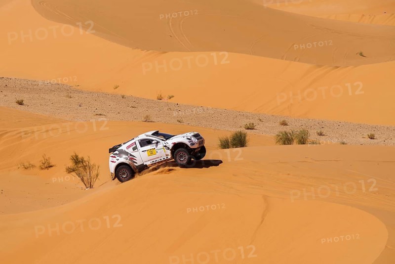 Sahara, desert, Algeria, dune, sand, expanse, landscape, panorama, endless, danger, heat, adventure, tag hit, away from civilization, rally, extreme sports, action, car, jeep, 4x4, four-wheel drive