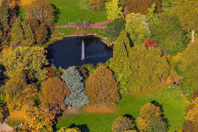 Aerial view, fountain and lake in city garden with autumn trees, Südviertel, Essen, Ruhr region, North Rhine-Westphalia, Germany, colorful trees, trees in autumn colors, DE, Europe, autumn, autumn colors, autumn forest colors, aerial photography, aerial photography, pond, overview, bird's eye view, forest in autumn colors, birds-eyes view, colorful autumn leaves, autumnal forest, overview