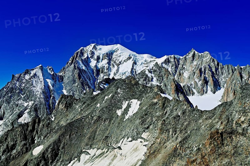 From left, the mountains L'Aiguille Blanche de Peuterey, Mont Blanc, Mont Maudit, Pointe Helbronner viewing terrace, Chamonix-Mont-Blanc, Haute-Savoie, Italian watershed, France