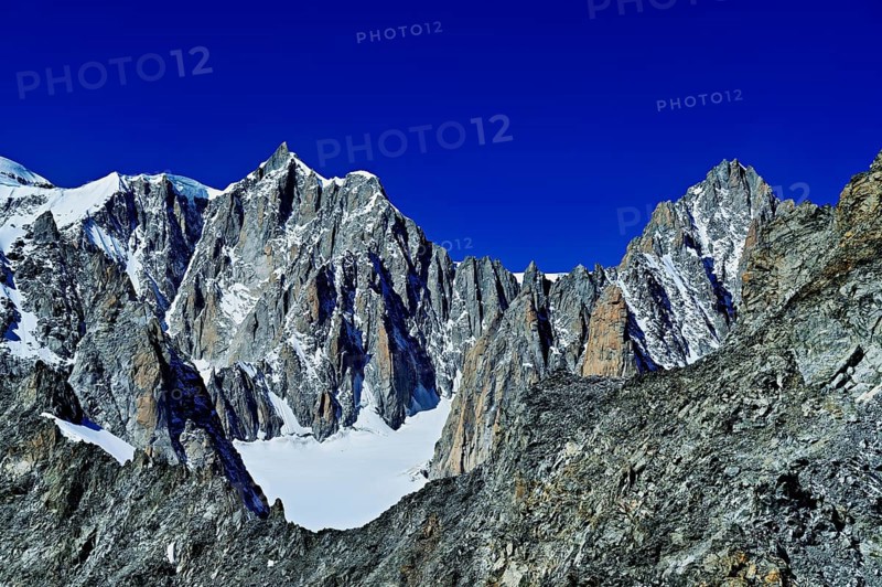 From the left, Mont Blanc, Mont Maudit, Mont Blanc du Tacul, Pointe Helbronner viewing terrace, Chamonix-Mont-Blanc, Haute-Savoie, watershed Italy, France