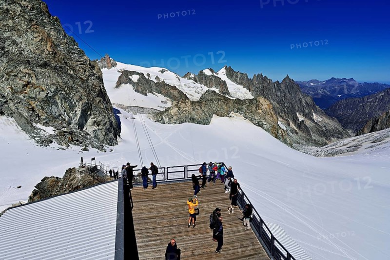 Pointe Helbronner observation terrace with view of the mountain station, Aiguille du Midi, Chamonix-Mont-Blanc, Haute-Savoie, watershed Italy, France