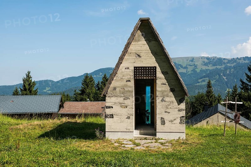 Alm and modern chapel, Alm Enge, Hirschau, Bregenzerwald, Vorarlberg, Alps, Austria