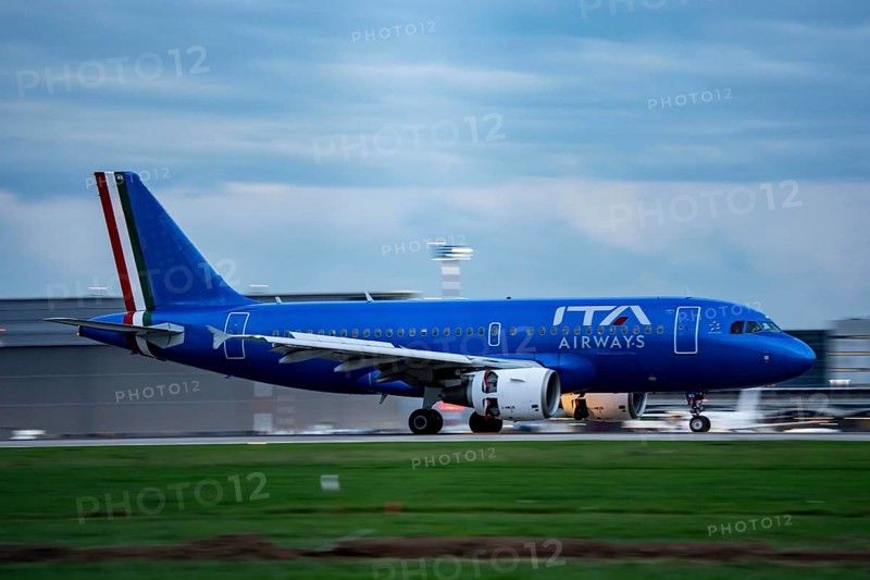 ITA Airways Airbus A319 landing at Düsseldorf Airport, North Rhine-Westphalia, Germany