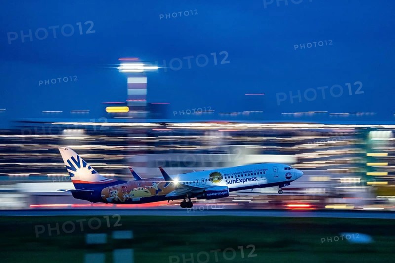 SunExpress Boeing 737, taking off from Düsseldorf Airport, North Rhine-Westphalia, Germany
