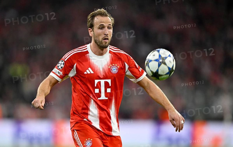 Harry Kane FC Bayern Munich FCB (09) Action on the ball Champions League, Allianz Arena, Munich, Bayern, Germany