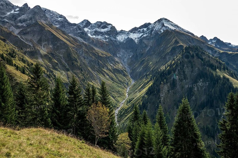 View of the Bacherloch Valley and the mountains of the Allgäu Alps with Wilder Mann and Linkerskopf, Einödsbach, Oberstdorf, Oberallgäu, Allgäu, Bavaria Germany