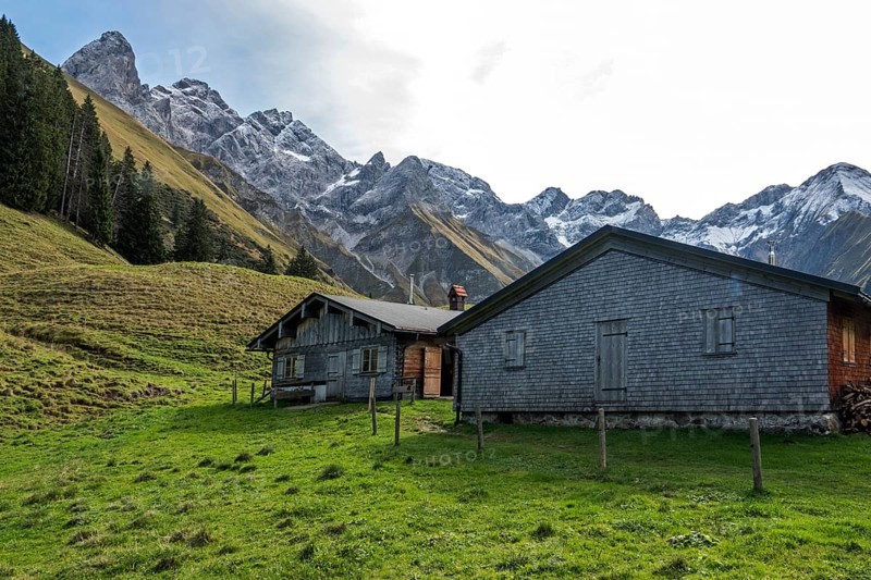 Hintere Einödsberg-Alpe, behind mountains of the Allgäu Alps with Trettachspitze, Mädelegabel, Hochfrottspitze, Wilder Mann and Linkerskopf, Einödsbach, Oberstdorf, Oberallgäu, Bavaria Germany