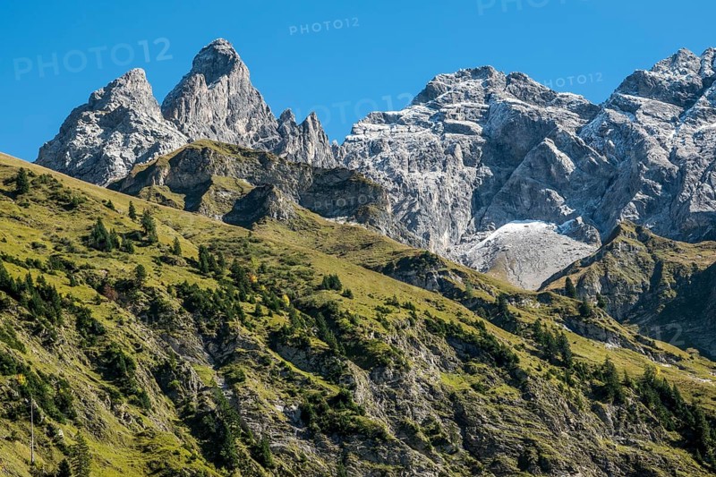 View of Trettachspitze, and Mädelegabel, Allgäu Mountains, near Einödsbach, Oberstdorf, Oberallgäu, Allgäu, Bavaria Germany
