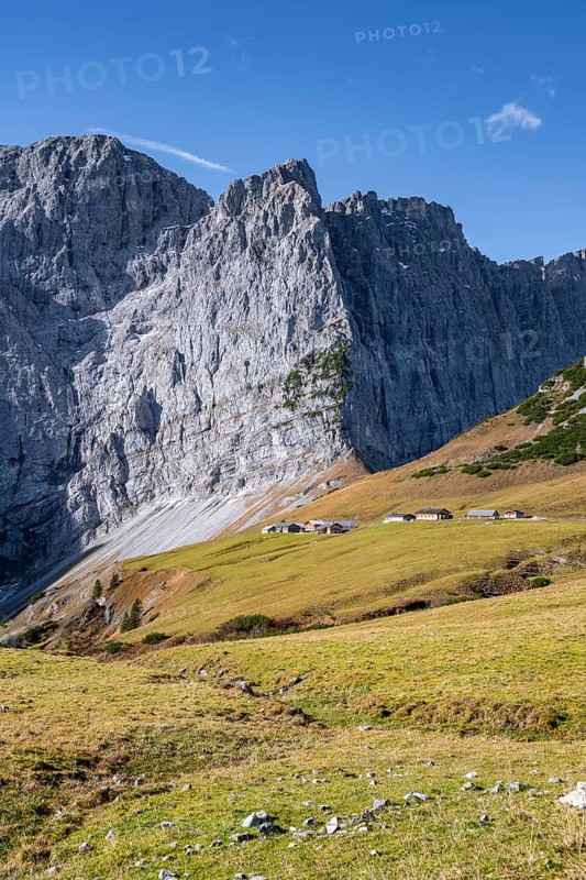 Dreizinkenspitze and Laliederer Wand, landscape with mountain village and impressive rock face, eastern Karwendel, Tyrol, Austria