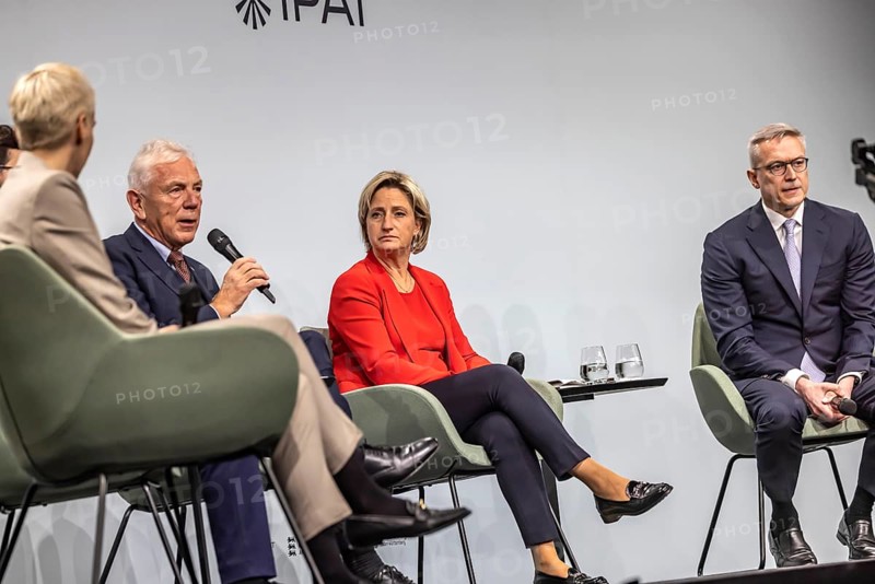 Roundtable discussion. From left, Mayor Harry Mergel, Minister of Economics BW Nicole Hoffmeister-Kraut, Minister of Digital Dr. Karsten Wildberger. ground-breaking ceremony ceremony for the Artificial Intelligence Innovation Park (IPAI) . Heilbronn, Baden-Württemberg, Germany