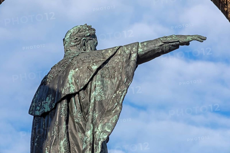 Statue, Kaiser Wilhelm Memorial, Porta Westfalica, North Rhine-Westphalia, Germany