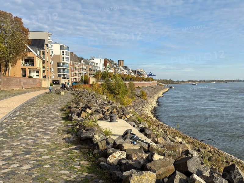 View of Rhine promenade from Emmerich right in front of it against waves and slight low floods fortified eastern bank of the Rhine, flood protection, Emmerich, Lower Rhine, North Rhine-Westphalia, Germany