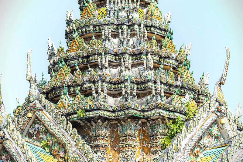 Central Prang at Wat Arun Rajwararam (Temple of Dawn), a Thai Buddhist temple on the west bank of the Chao Phraya River in Thonburi, Bangkok, Thailand
