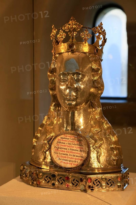Head reliquary of Saint Cecilia, Hildesheim Cathedral or High Cathedral Church of St. Mary's Ascension in pre-Romanesque style, Cathedral of the Roman Catholic Diocese of Hildesheim, UNESCO World Heritage Site, Hildesheim, Lower Saxony, Germany