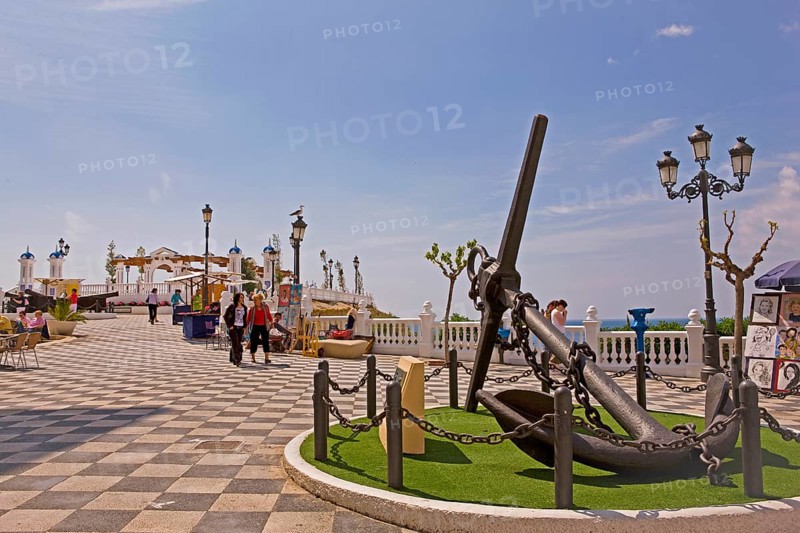 Anchor chain, anchor symbol, decoration, seaside promenade, Benidorm, Spain