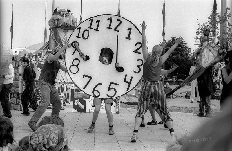 Germany, Berlin, 1.8.1992, Wise Fool Puppet Intervention, street theatre from San Francisco, under the motto: There will be money, Alexanderplatz