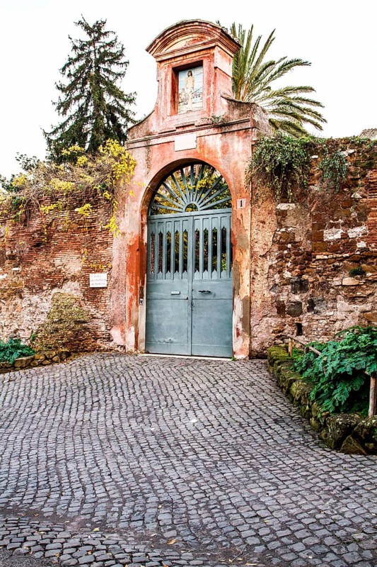 Gate at the entrance of Church of San Sebastiano al Palatino (Chiesa di San Sebastiano al Palatino). Rome, Province of Rome, Italy