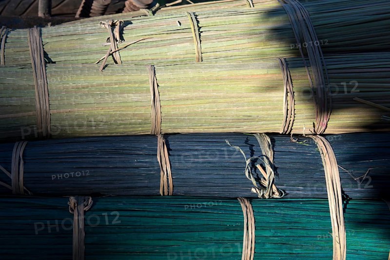 Thailand, Patthalung, Tale noi, Rollers of prepared grey rushes or sedges, dried, put in color and in packages (Lepirona articulata)