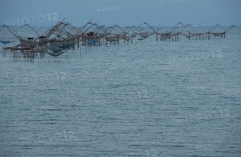 Thailand, Phatthalung, Shore-operated lift net, Before sunrise // Pêche au carrelet, avant le lever du soleil, Sud Thaïlande Fisherman, boat, Pêche au carrelet, Sun lever, Sud Thaïland