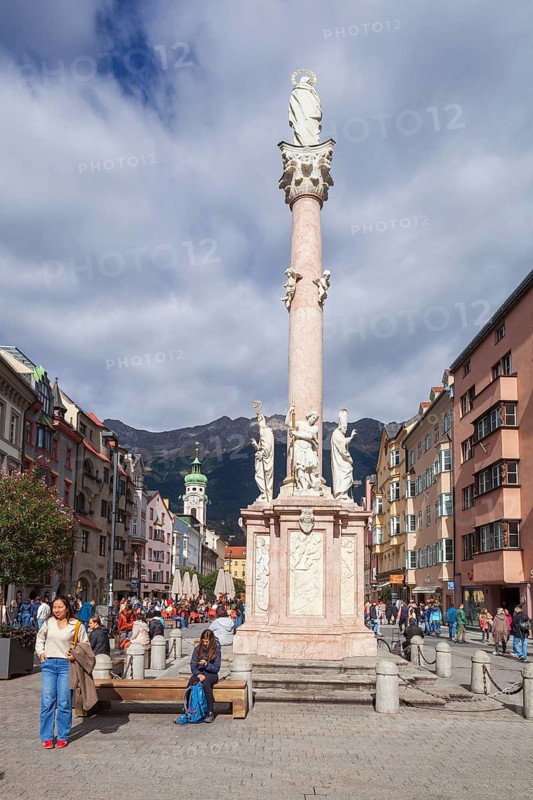 Maria-Theresien-Straße with Anna's Column, Old Town, Innsbruck, Tyrol, Austria