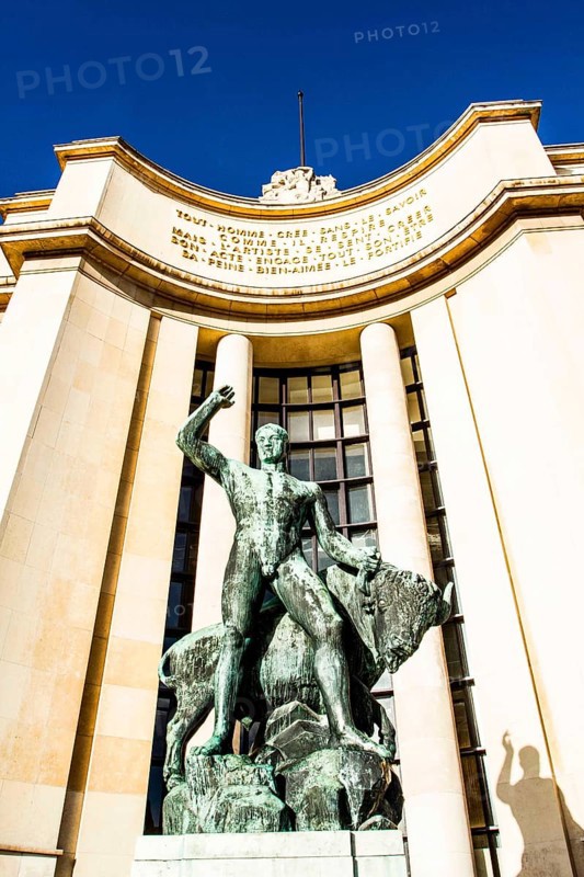 Hercules bronze statue in front of Palais de Chaillot, sculpted by Albert Pommier. Paris, France. 30.12.12