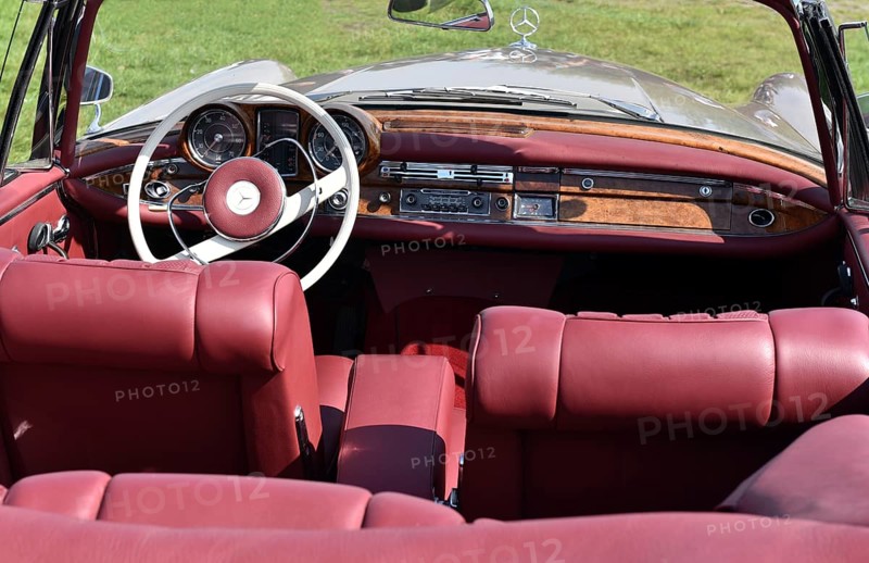 Vintage car, Mercedes Benz W 198 steering wheel