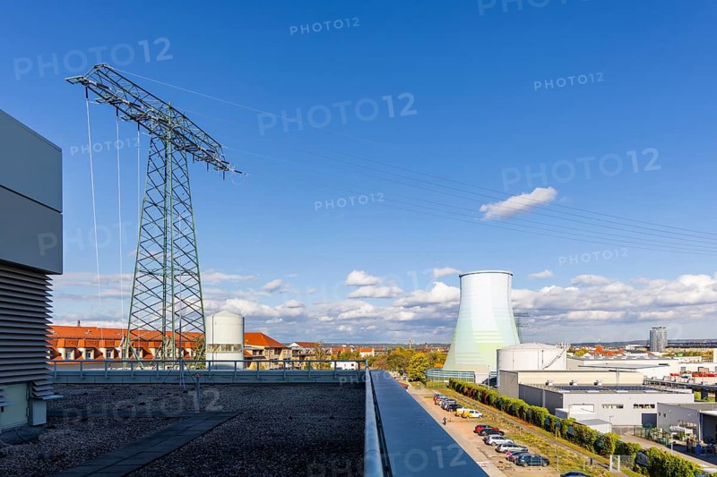 The Nossener Brücke CHP plant is a power plant in Dresden's Löbtau-Nord district that went into operation in 1995. The new building was built in 1993—1995 by Siemens AG with an electrical output of 270 megawatts and a district heating capacity of 455 megawatts and has been operated by Sachsenenergie ever since. Cooling tower with steam storage and oil tank for emergency supply, Dresden, Saxony, Germany