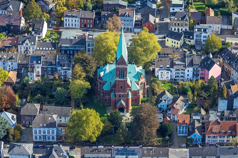 Aerial view, church Werden und Wohnhäuser, Werden, Essen, Ruhr region, North Rhine-Westphalia, Germany, place of worship, Essen-Süd, Europe, religious community, church, parish, denomination, aerial photography, religion, religious place, overview, birds-eye view, birds-eyes view, overview