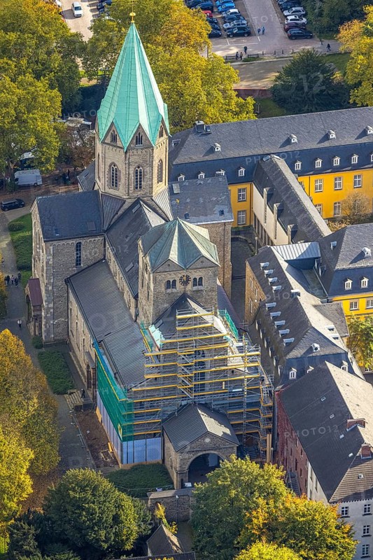 Aerial view, Catholic Basilica of St. Ludgerus and Folkwang University of Arts, construction site with scaffolding, Bredeney, Essen, Ruhr region, North Rhine-Westphalia, Germany, place of worship, construction area, construction project, construction project, construction site, education, educational institution, DE, Essen-South, Europe, religious community, church church, church tower, denomination, Teaching Institute, Aerial View, Aerial Photography, Aerial Photography, Religion, Religious Place of Worship, Overview, University, Bird's Eye View, overview
