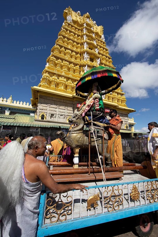 Puja at the Chamundeswar Hindu Temple on Chamundi Hill, Mysore or Mysore, Karnataka, India