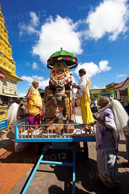 Puja at the Chamundeswar Hindu Temple on Chamundi Hill, Hindu monks prepare the chariot with the statue of a Hindu goddess, Mysore or Mysore, Karnataka, India