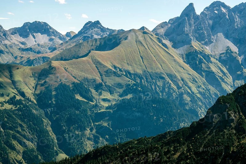 View from the Fellhorn of the Allgäu Alps, behind Spätengundkopf, Trettachspitze and Mädelegabel, Oberstdorf, Oberallgäu, Bavaria, Germany