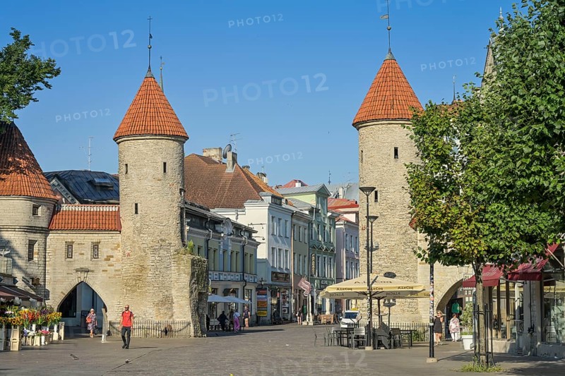 City wall, Viru Väravad clay gate, Old Town, Tallinn, Estonia