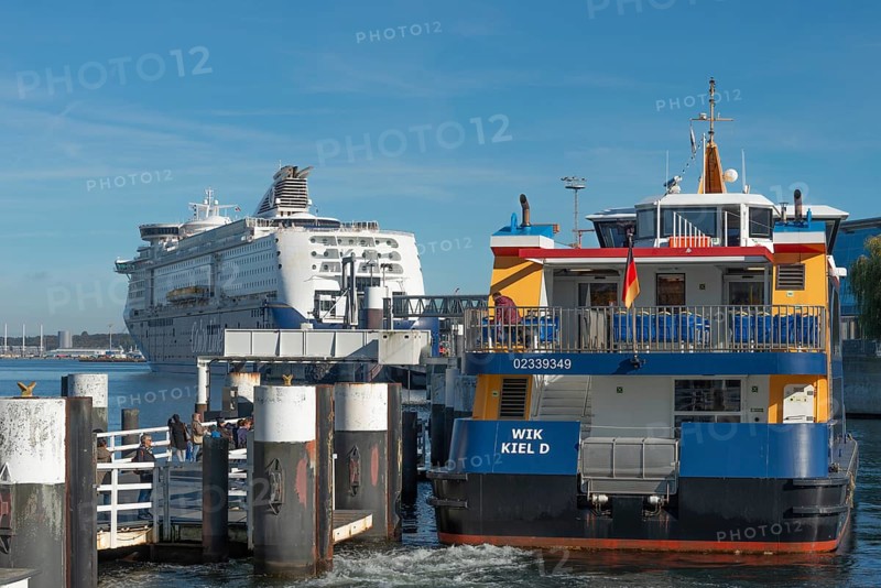 Fjord liner docks, ferry and cruise ship Color Magic of the Norwegian Color Line, Kiel port, car loading, pier, people, Kiel Fjord, Schleswig-Holstein, Germany