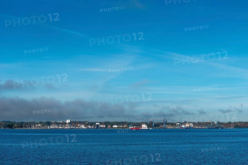 State capital Kiel, industry and shipyards in the Friedrichsort district, LINDENAU Werft GmbH, Halle, economy, industry, marina, Schleswig-Holstein, Germany