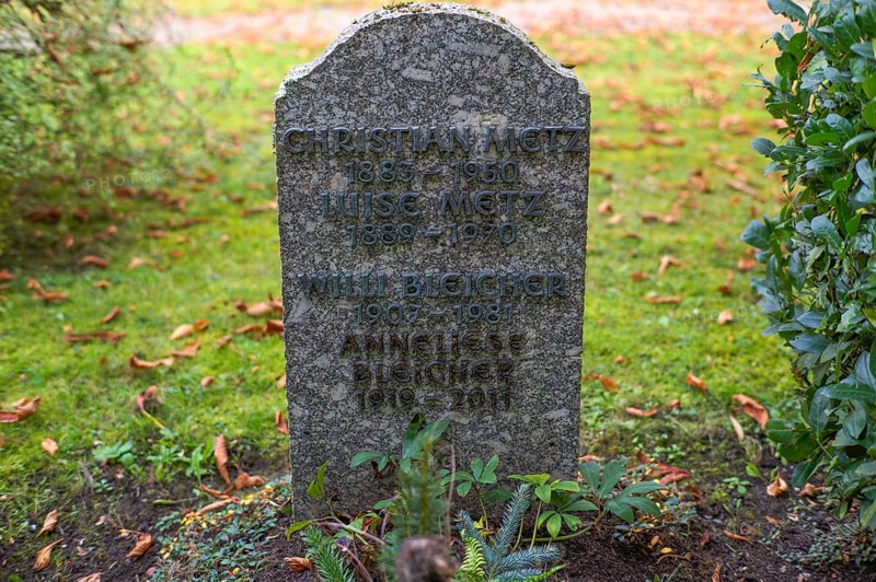 Grave, tombstone, Willi Bleicher, German resistance fighter against National Socialism, later head of the IG Metall trade union in Baden-Württemberg, main cemetery, Stuttgart, Baden-Württemberg, Germany