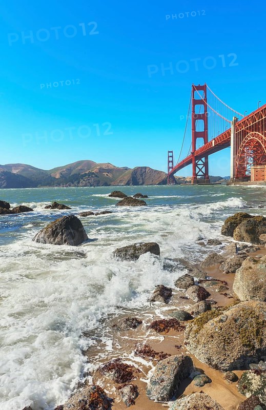 View of Golden Gate Bridge from Bakery beach, San Francisco, California, USA