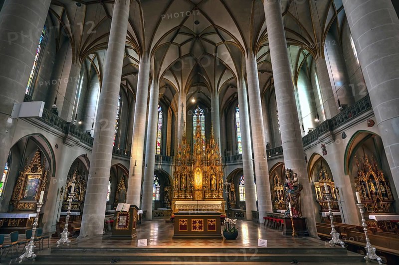 Interior with baroque high altar, St. Martin church, largest Gothic hall church in Upper Palatinate, Amberg, Upper Palatinate, Bavaria, Germany