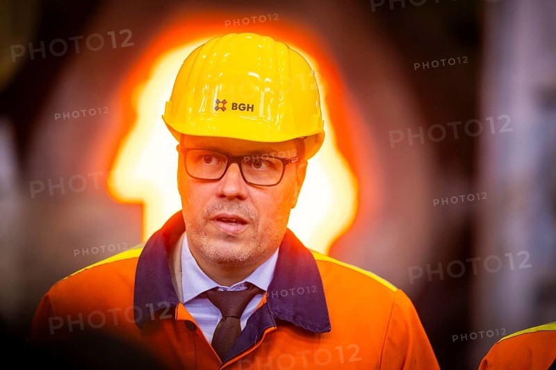The sector needs reliable energy supply at predictable and competitive prices Joint demands from Economics Minister Dirk Panter, Companies, Steel Industry Association and IG Metall on industrial electricity prices and extension of the electricity price compensation of Saxony's Minister of Economics Dirk Panter, Freital, Saxony, Germany