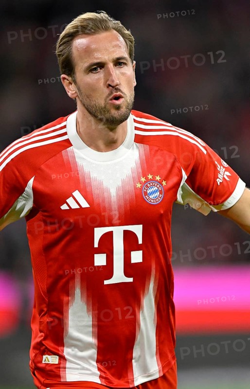 Goal cheers Harry Kane FC Bayern Munich FCB (09) German Classico, FC Bayern Munich FCB versus Borussia Dortmund BVB, Allianz Arena, Munich, Bayern, Germany