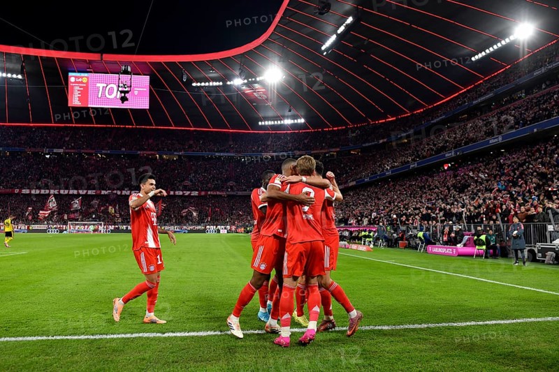 Goal cheers Harry Kane FC Bayern Munich FCB (09) Luis Diaz FC Bayern Munich FCB (14) Jonathan Tah FC Bayern Munich FCB (04) German Classico, FC Bayern Munich FCB versus Borussia Dortmund BVB, Allianz Arena, Munich, Bayern, Germany