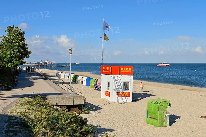 Beach with bathing supervision on the North Sea, Wyk auf Föhr, North Frisian Island, North Frisia, Schleswig-Holstein, Germany