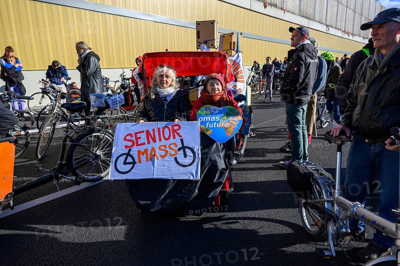 Senior women from Senior Mass and Grandmas for Future in bicycle rickshaw on A100 at a demo on the 16th construction phase of the A100. Berlin, 18.10.2025